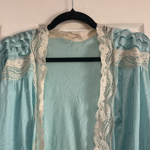 Vintage baby blue lace lingerie night top - Picture 3 of 8